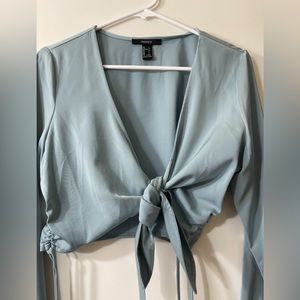 Beautiful cropped shirt!